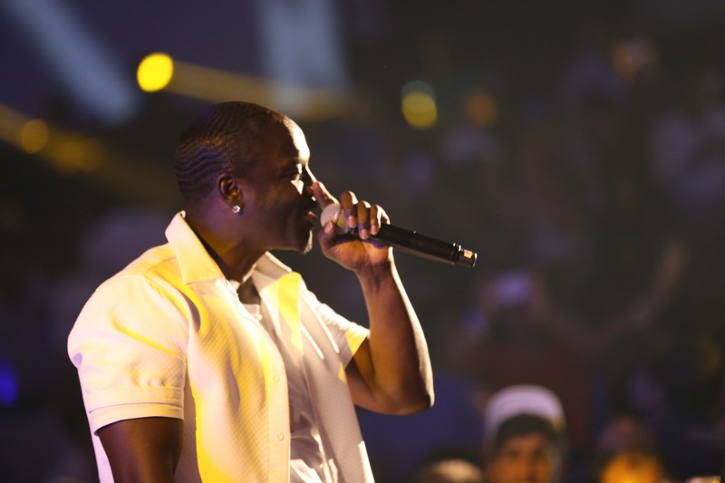The WHITE Experience Feat. AKON Part 1